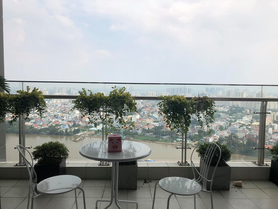 Cho thuê căn 4PN tòa Park 3 Vinhomes Central Park. Giá 2800$/tháng. Lh: 0789625847